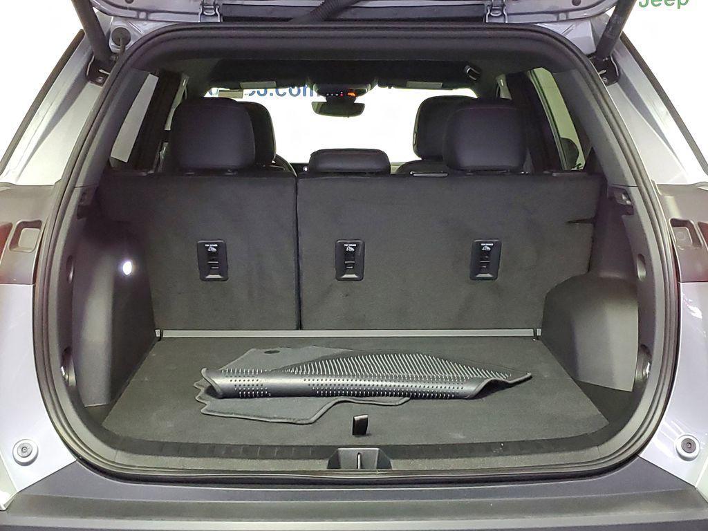 used 2025 Chevrolet Equinox car, priced at $31,476