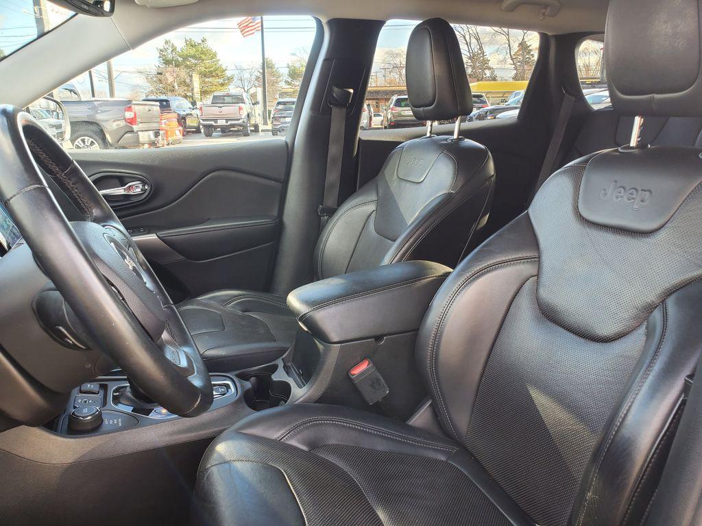 used 2019 Jeep Cherokee car, priced at $17,484