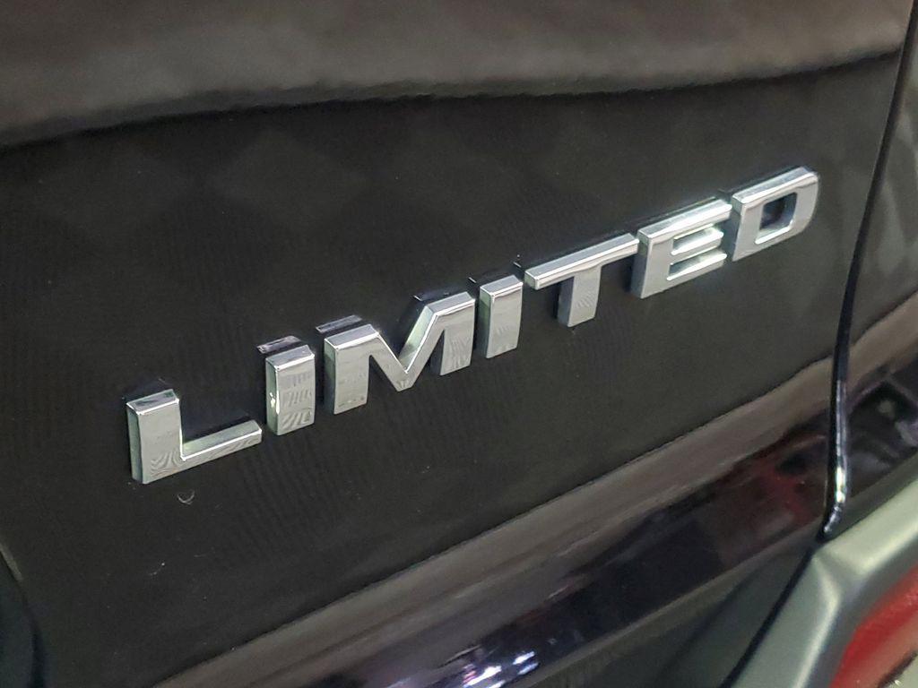 used 2019 Jeep Cherokee car, priced at $17,484