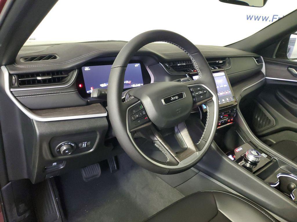 new 2025 Jeep Grand Cherokee car, priced at $36,685