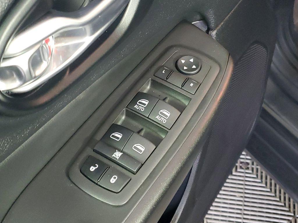 used 2022 Jeep Cherokee car, priced at $26,831