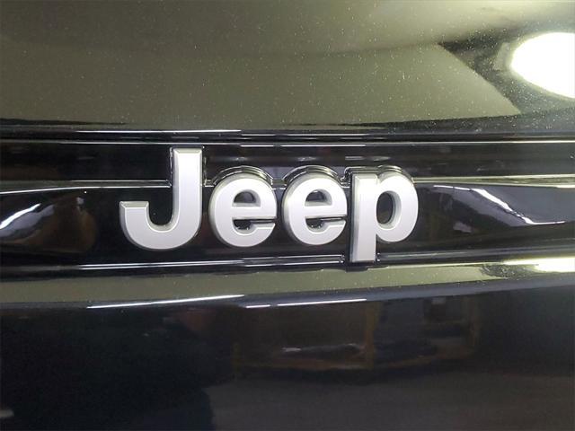 new 2025 Jeep Grand Cherokee car, priced at $41,355