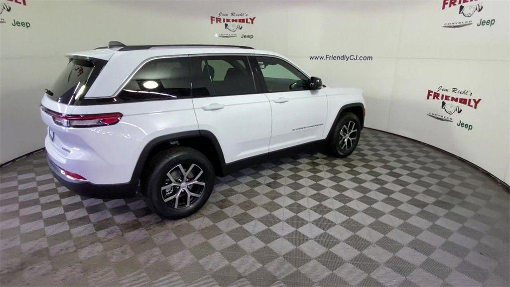new 2025 Jeep Grand Cherokee car, priced at $42,096