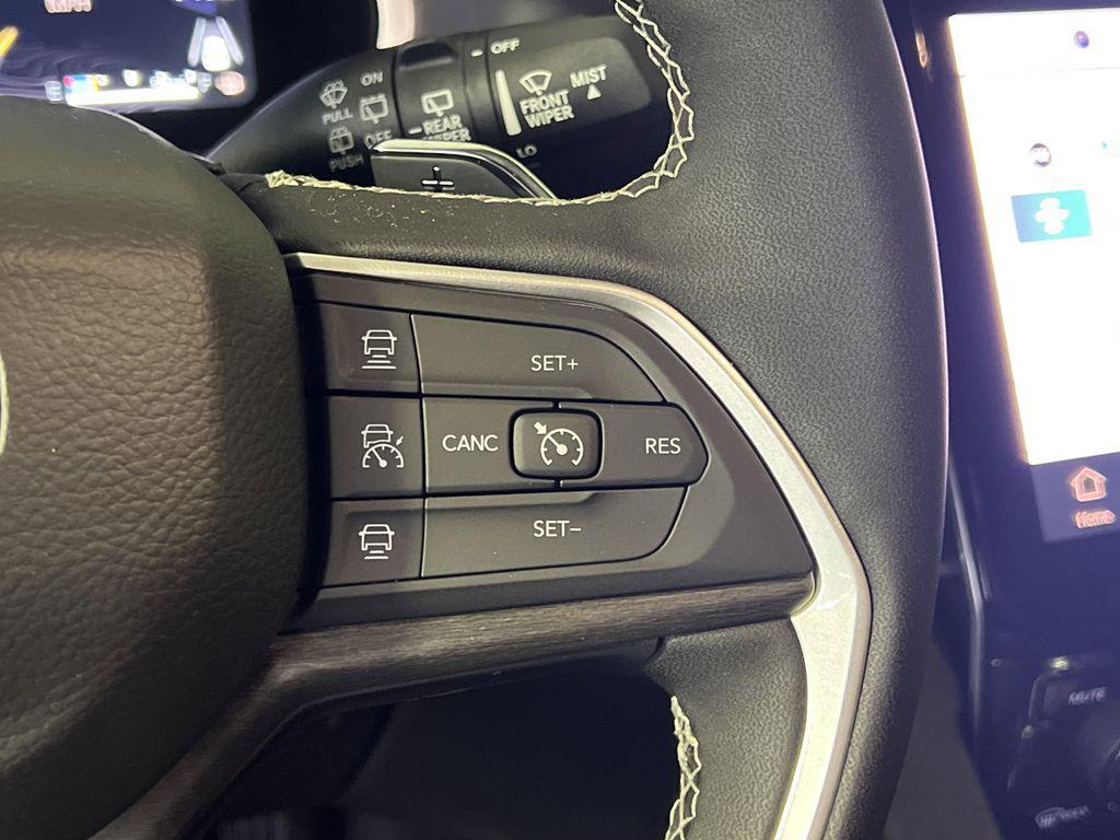 new 2025 Jeep Grand Cherokee L car, priced at $42,076