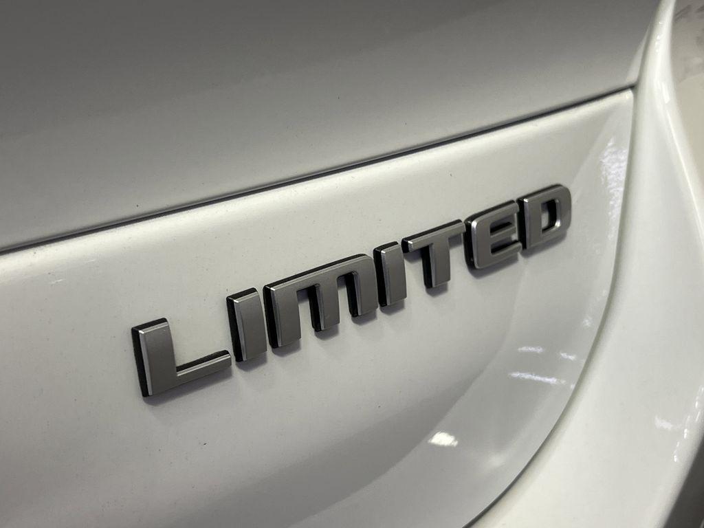 new 2025 Jeep Grand Cherokee L car, priced at $42,076