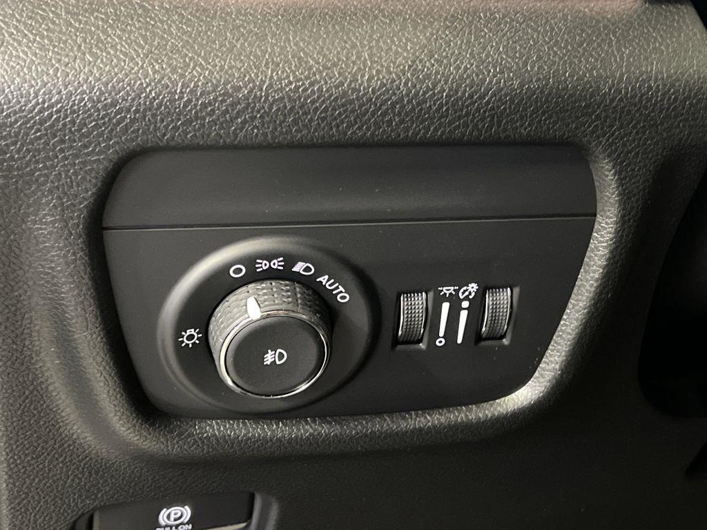 new 2025 Jeep Grand Cherokee L car, priced at $42,076