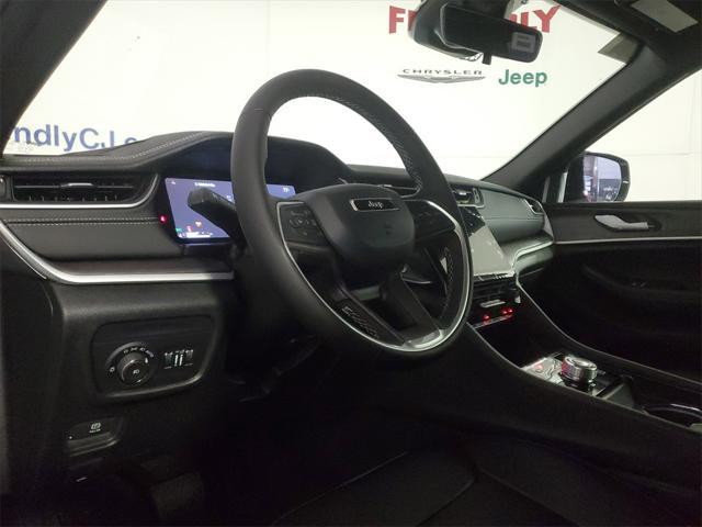 new 2025 Jeep Grand Cherokee car, priced at $40,846