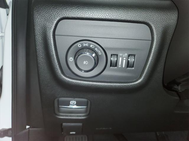 new 2025 Jeep Grand Cherokee car, priced at $40,846
