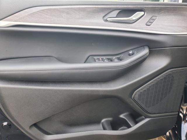 new 2025 Jeep Grand Cherokee car, priced at $41,355