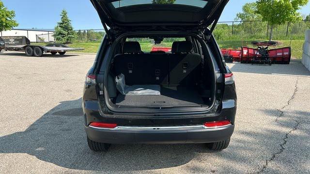 new 2025 Jeep Grand Cherokee car, priced at $42,605