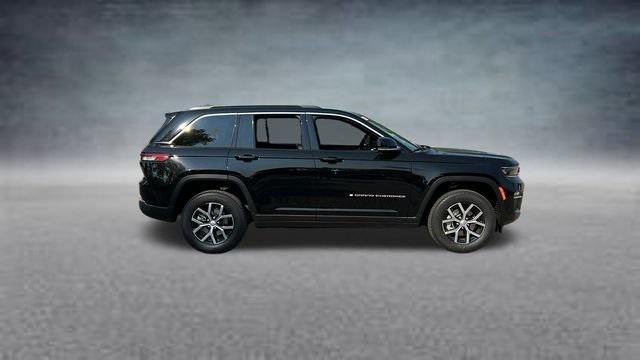 new 2025 Jeep Grand Cherokee car, priced at $42,605