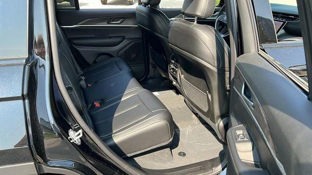 new 2025 Jeep Grand Cherokee car, priced at $42,605