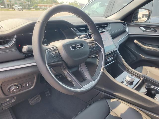 new 2025 Jeep Grand Cherokee car, priced at $43,176