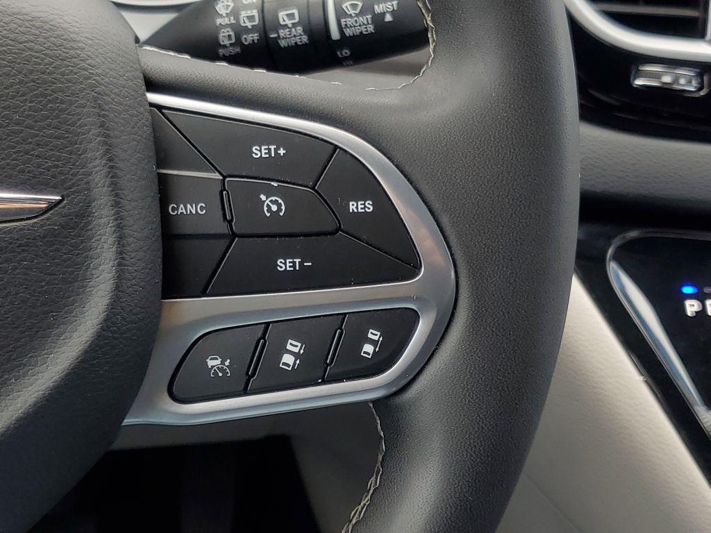 used 2023 Chrysler Pacifica car, priced at $22,295