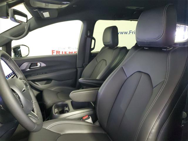 new 2025 Chrysler Pacifica car, priced at $39,327
