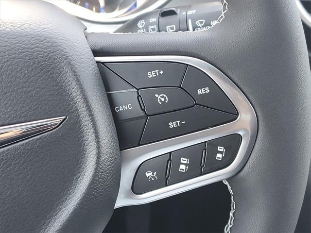 new 2025 Chrysler Pacifica car, priced at $39,327