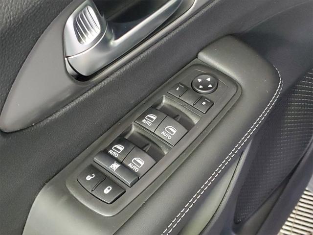 new 2025 Chrysler Pacifica car, priced at $39,327