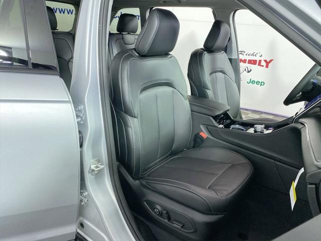new 2025 Jeep Grand Cherokee car, priced at $42,355