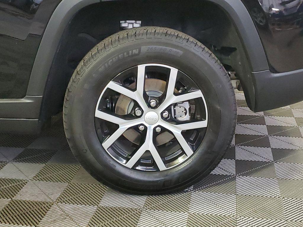 new 2025 Jeep Grand Cherokee car, priced at $38,339