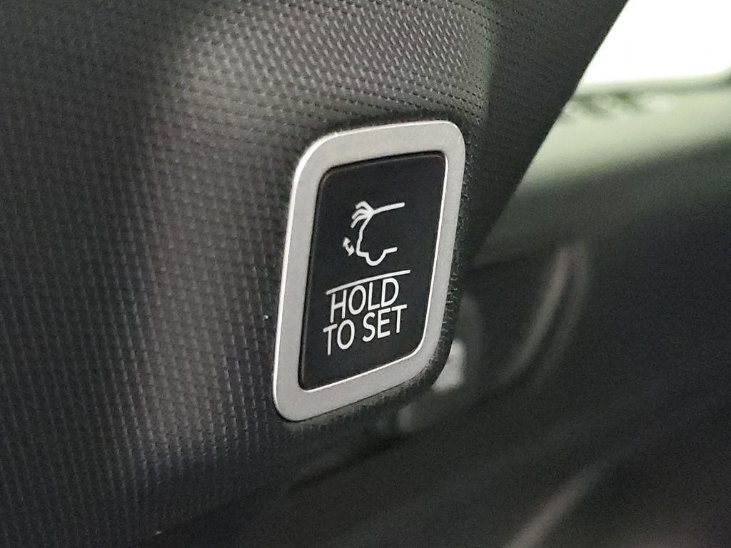 new 2025 Jeep Grand Cherokee car, priced at $38,339