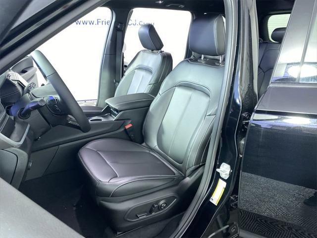 new 2025 Jeep Grand Cherokee car, priced at $42,355