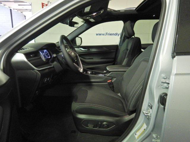 new 2025 Jeep Grand Cherokee car, priced at $39,317