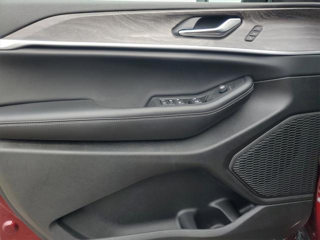 new 2025 Jeep Grand Cherokee car, priced at $46,857