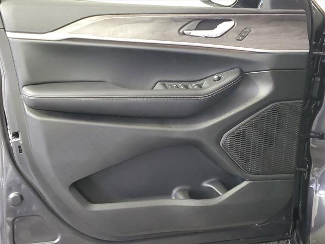new 2025 Jeep Grand Cherokee L car, priced at $45,452