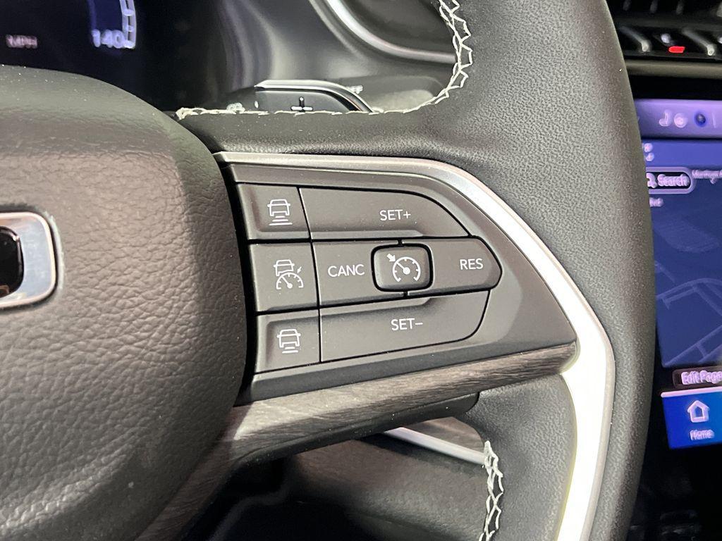 new 2025 Jeep Grand Cherokee car, priced at $38,974