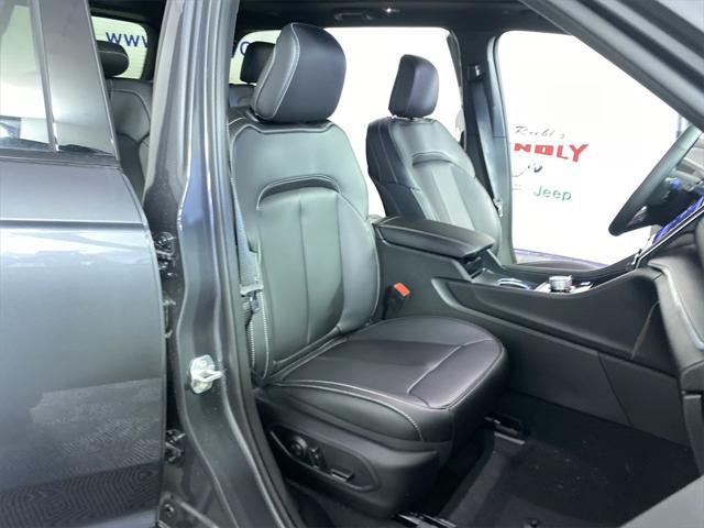 new 2025 Jeep Grand Cherokee car, priced at $45,810