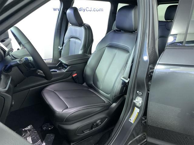 new 2025 Jeep Grand Cherokee car, priced at $45,810