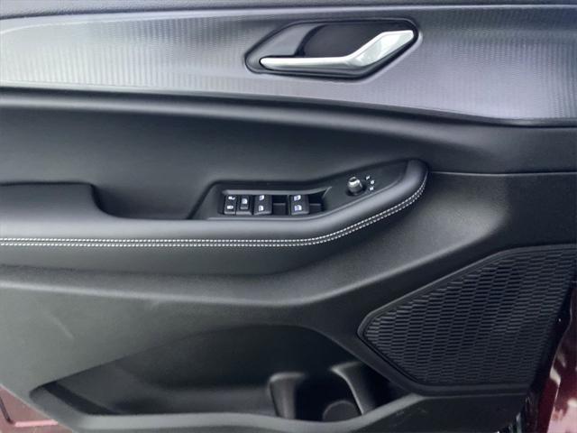 new 2025 Jeep Grand Cherokee car, priced at $38,175