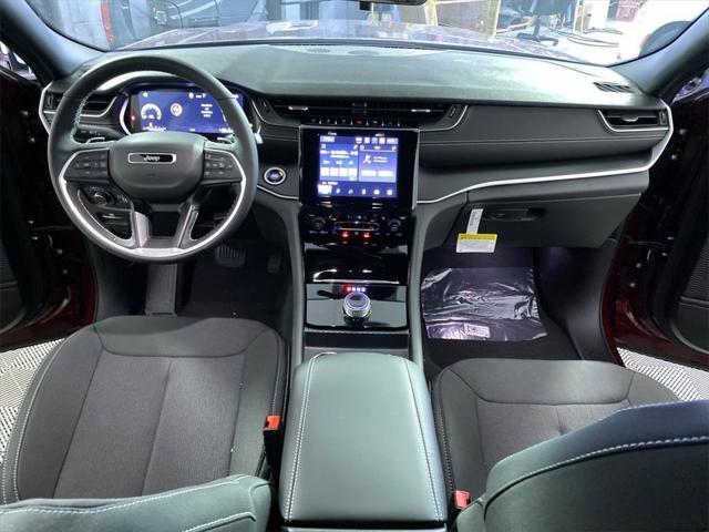 new 2025 Jeep Grand Cherokee car, priced at $38,175