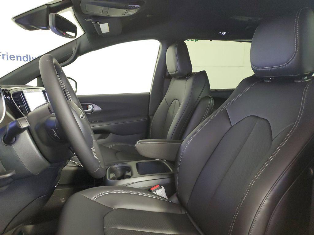 new 2026 Chrysler Pacifica car, priced at $46,105