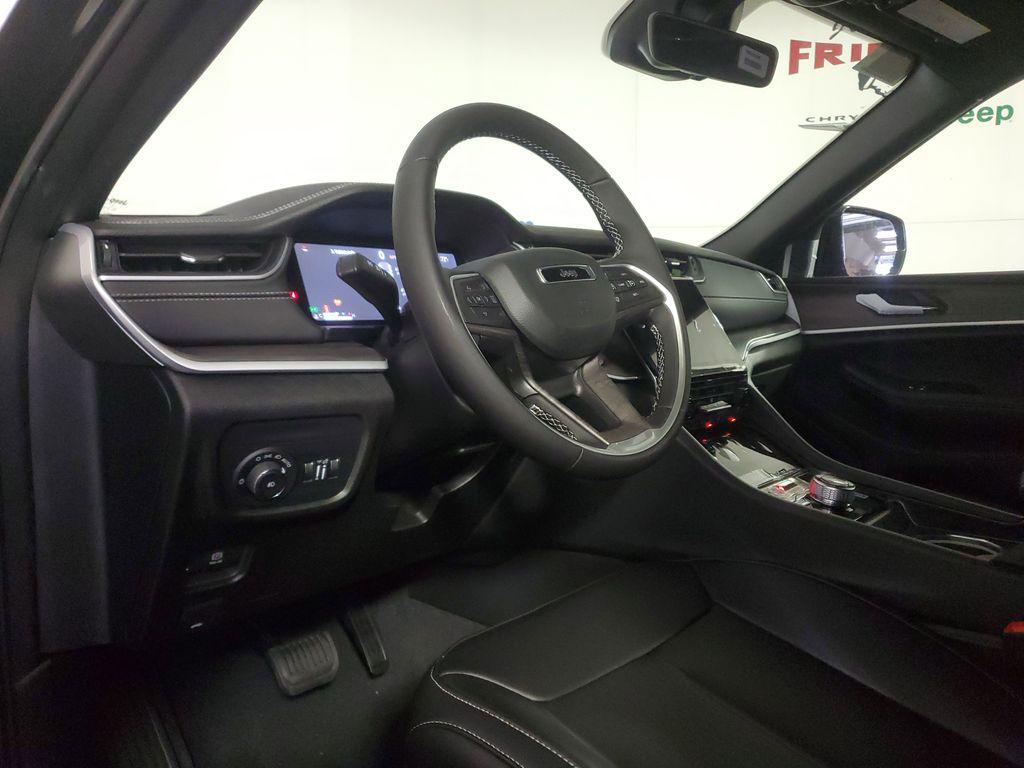 new 2025 Jeep Grand Cherokee car, priced at $41,089