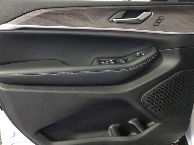 used 2023 Jeep Grand Cherokee car, priced at $34,403