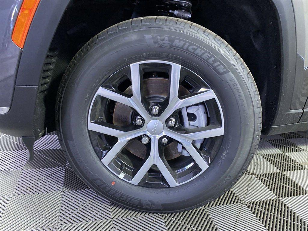 new 2025 Jeep Grand Cherokee L car, priced at $43,967
