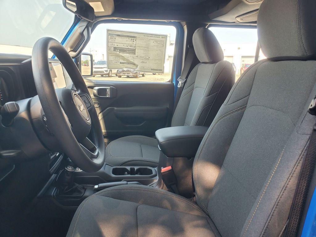 new 2025 Jeep Wrangler car, priced at $36,720