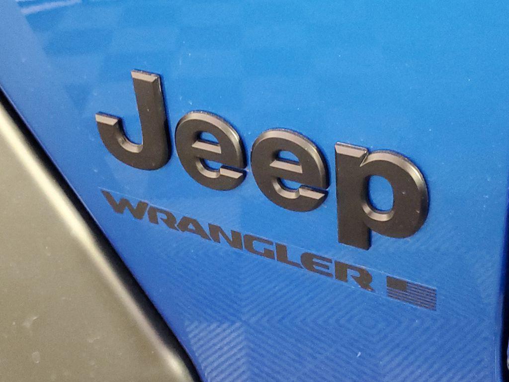 new 2025 Jeep Wrangler car, priced at $36,720