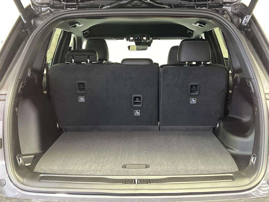 new 2025 Jeep Grand Cherokee car, priced at $40,974