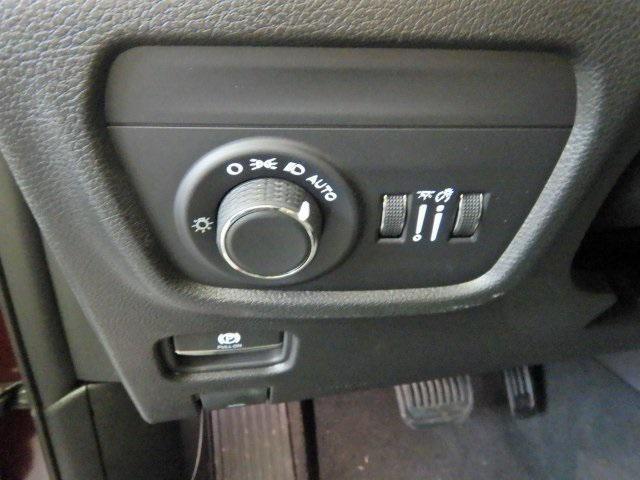 new 2025 Jeep Grand Cherokee car, priced at $40,220