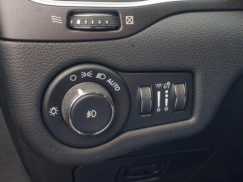 used 2020 Jeep Cherokee car, priced at $21,310