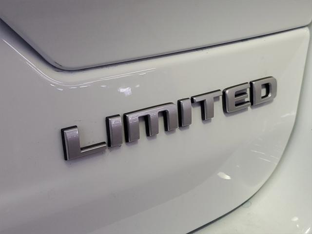 new 2025 Jeep Grand Cherokee car, priced at $42,096