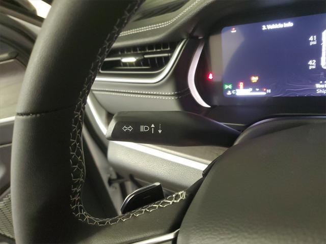 new 2025 Jeep Grand Cherokee car, priced at $47,742