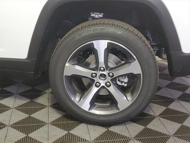 new 2025 Jeep Grand Cherokee car, priced at $47,742