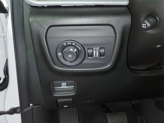 new 2025 Jeep Grand Cherokee car, priced at $47,742