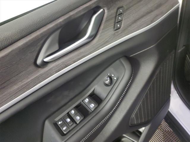 new 2025 Jeep Grand Cherokee car, priced at $47,742
