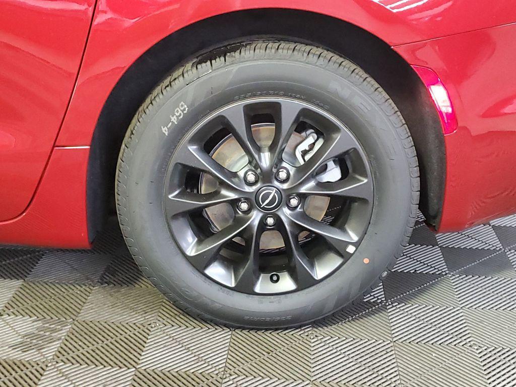new 2025 Chrysler Pacifica car, priced at $41,416