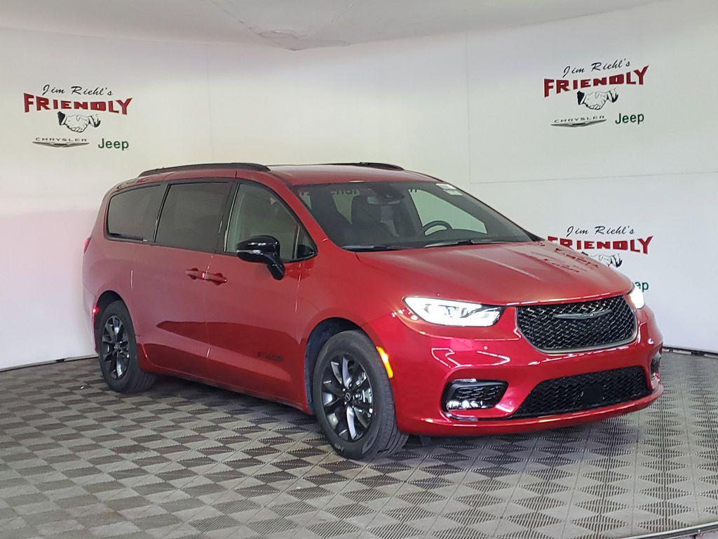 new 2025 Chrysler Pacifica car, priced at $41,416