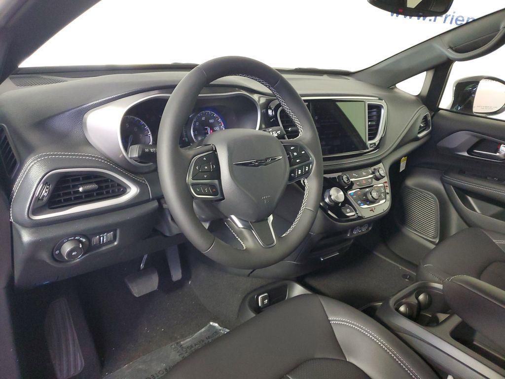 new 2025 Chrysler Pacifica car, priced at $41,416